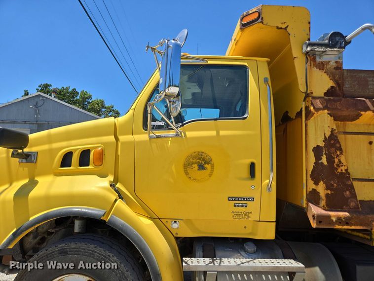 image for item DY0409 2009 Sterling L-Line dump truck