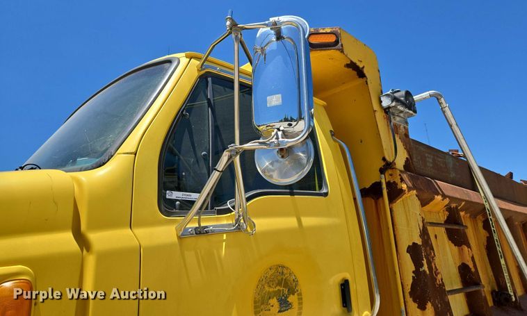 image for item DY0409 2009 Sterling L-Line dump truck