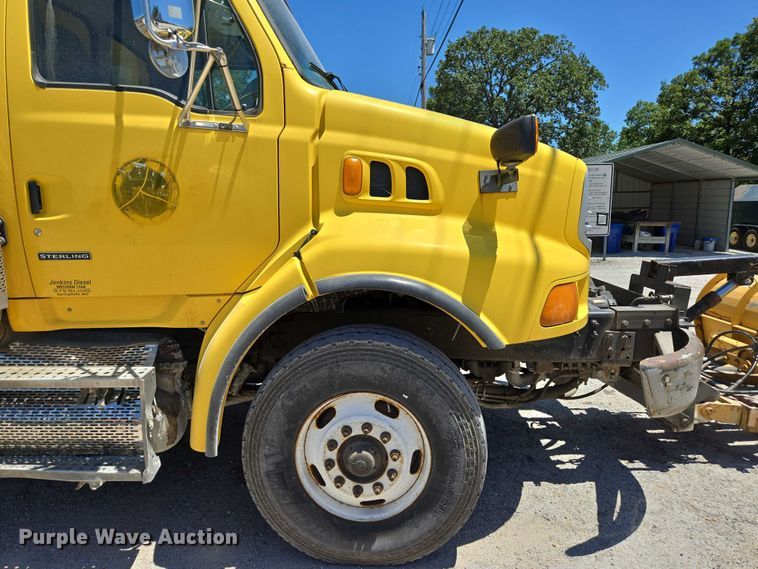 image for item DY0409 2009 Sterling L-Line dump truck