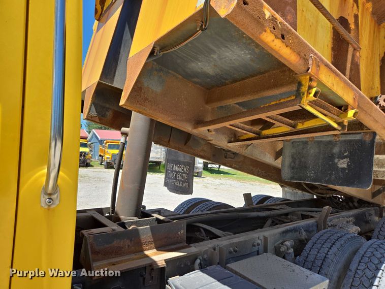 image for item DY0409 2009 Sterling L-Line dump truck