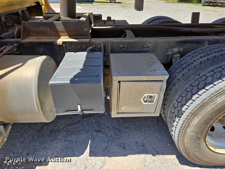 image for item DY0409 2009 Sterling L-Line dump truck