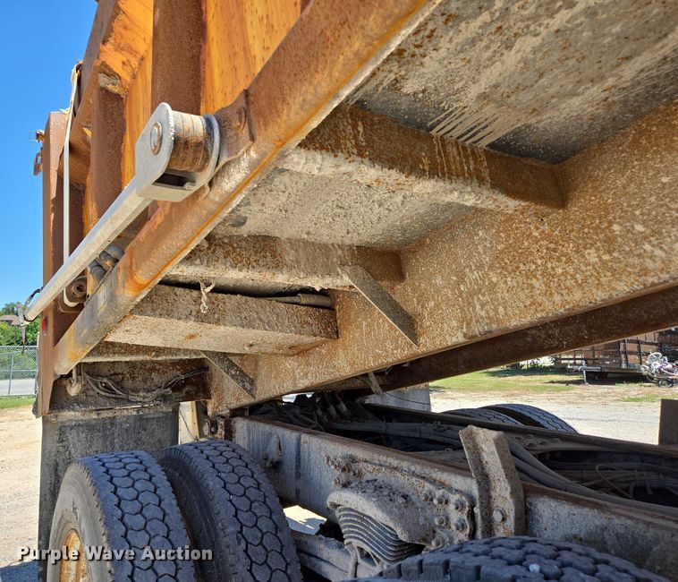 image for item DY0409 2009 Sterling L-Line dump truck