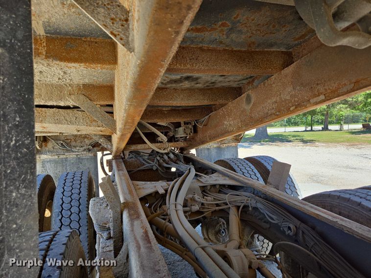 image for item DY0409 2009 Sterling L-Line dump truck