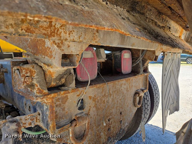 image for item DY0409 2009 Sterling L-Line dump truck