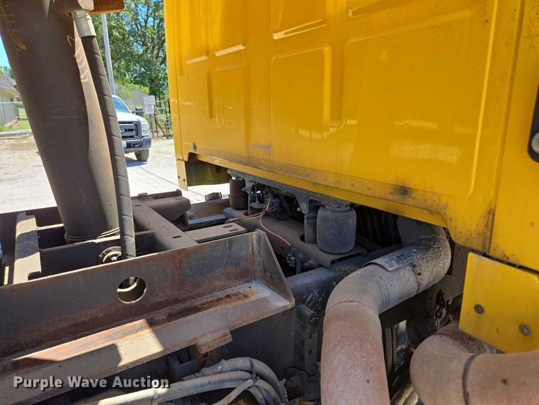 image for item DY0409 2009 Sterling L-Line dump truck