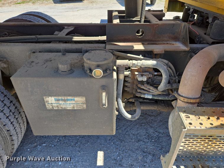 image for item DY0409 2009 Sterling L-Line dump truck