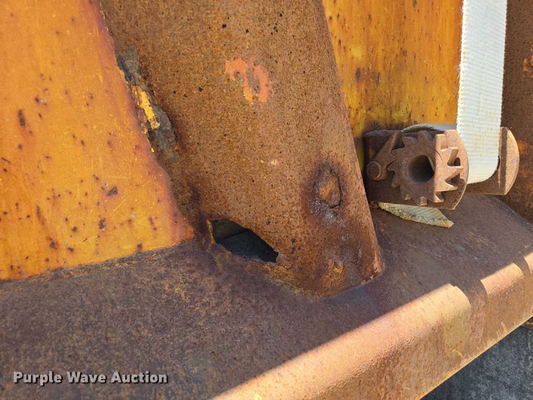 image for item DY0409 2009 Sterling L-Line dump truck