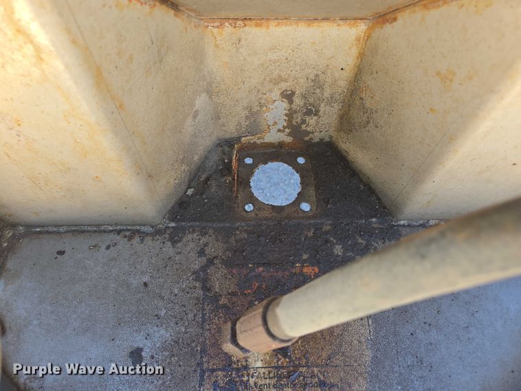 image for item DY0409 2009 Sterling L-Line dump truck