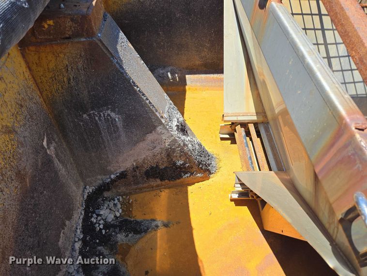 image for item DY0409 2009 Sterling L-Line dump truck