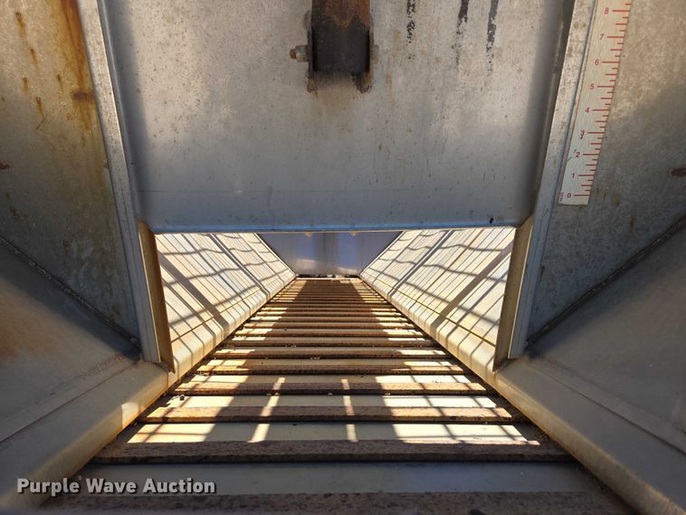 image for item DY0409 2009 Sterling L-Line dump truck