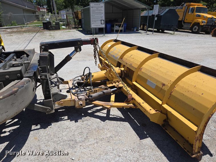 image for item DY0409 2009 Sterling L-Line dump truck