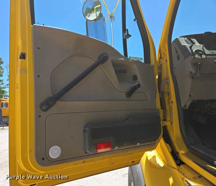 image for item DY0409 2009 Sterling L-Line dump truck