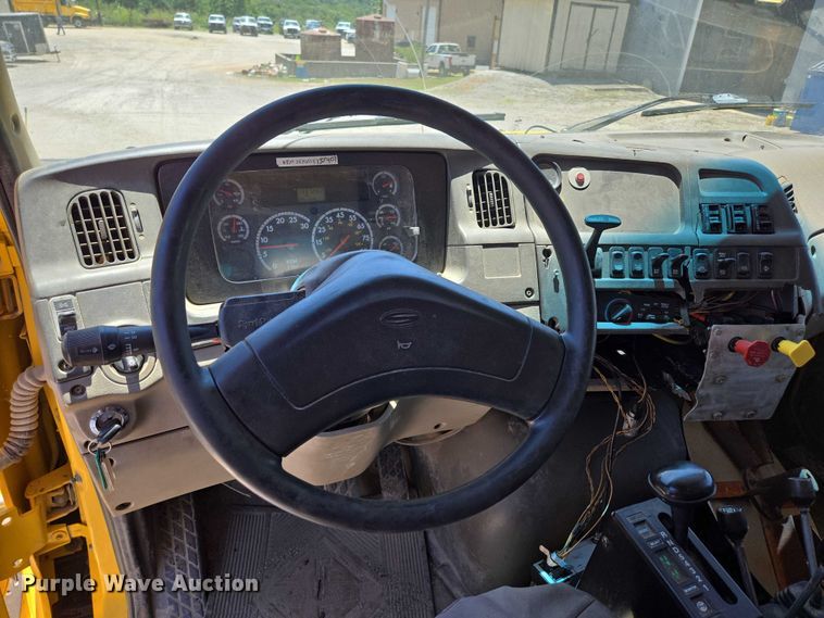 image for item DY0409 2009 Sterling L-Line dump truck