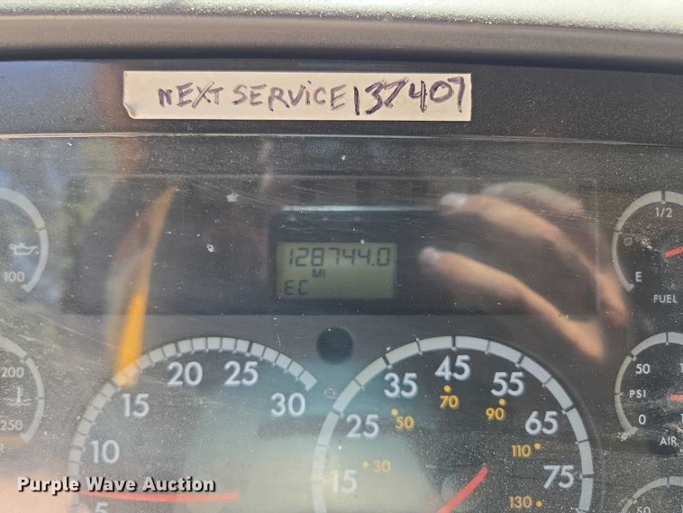 image for item DY0409 2009 Sterling L-Line dump truck