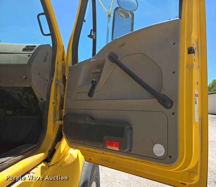 image for item DY0409 2009 Sterling L-Line dump truck