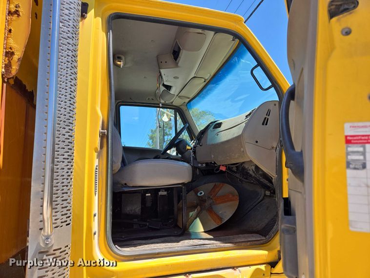 image for item DY0409 2009 Sterling L-Line dump truck