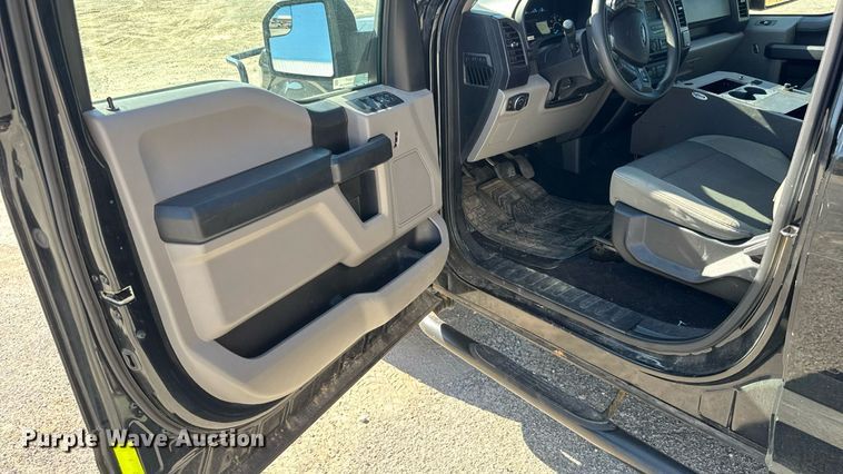 image for item DY0417 2017 Ford F150 SuperCrew pickup truck