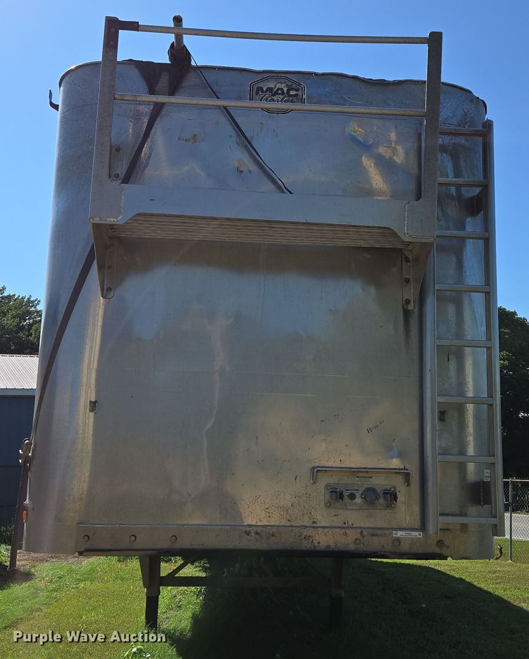 image for item DY0421 2016 Mac refuse trailer