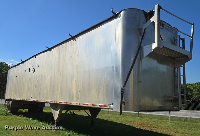 image for item DY0421 2016 Mac refuse trailer