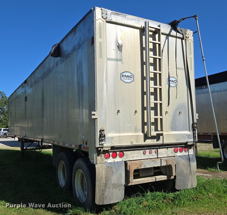 image for item DY0421 2016 Mac refuse trailer