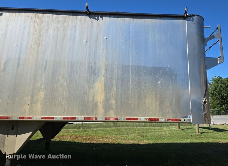 image for item DY0421 2016 Mac refuse trailer