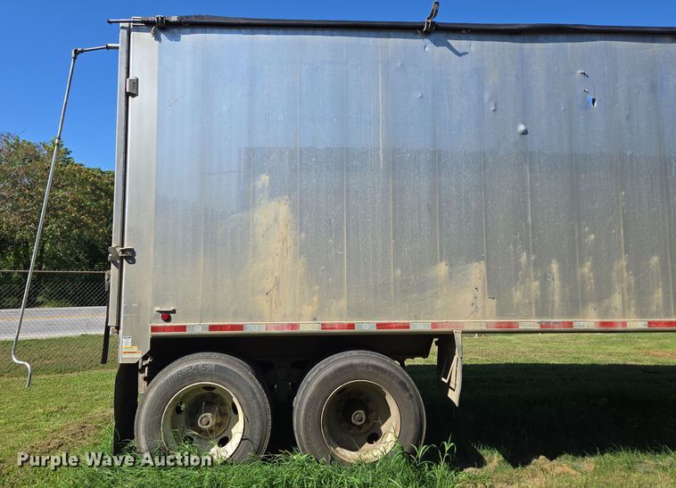 image for item DY0421 2016 Mac refuse trailer