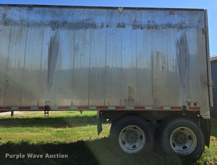 image for item DY0421 2016 Mac refuse trailer