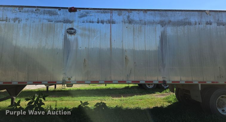 image for item DY0421 2016 Mac refuse trailer