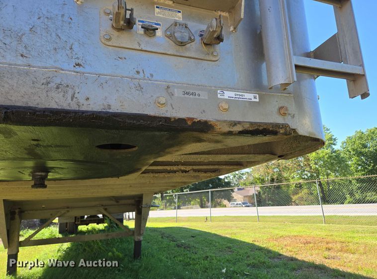 image for item DY0421 2016 Mac refuse trailer