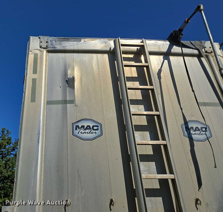 image for item DY0421 2016 Mac refuse trailer