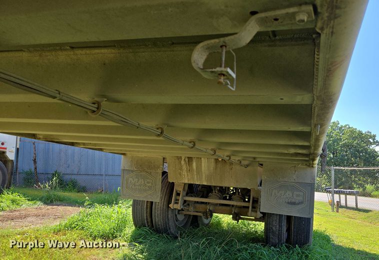 image for item DY0421 2016 Mac refuse trailer
