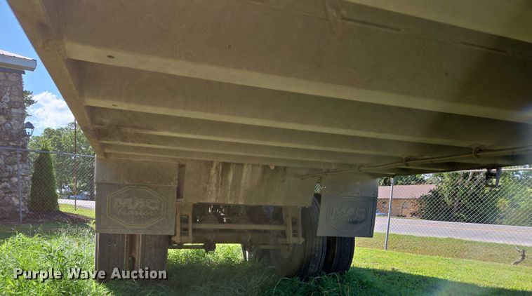 image for item DY0421 2016 Mac refuse trailer