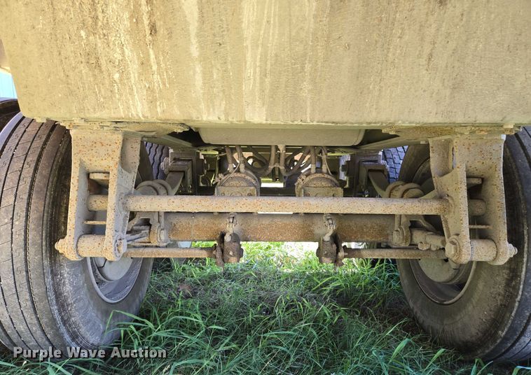 image for item DY0421 2016 Mac refuse trailer