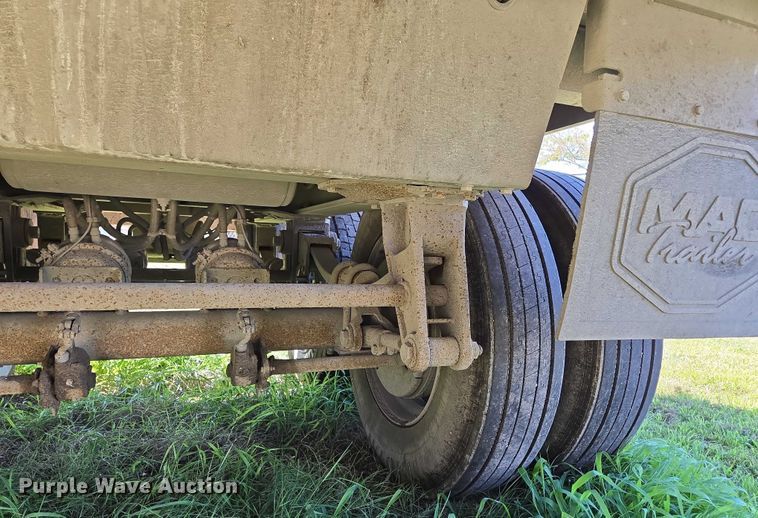 image for item DY0421 2016 Mac refuse trailer