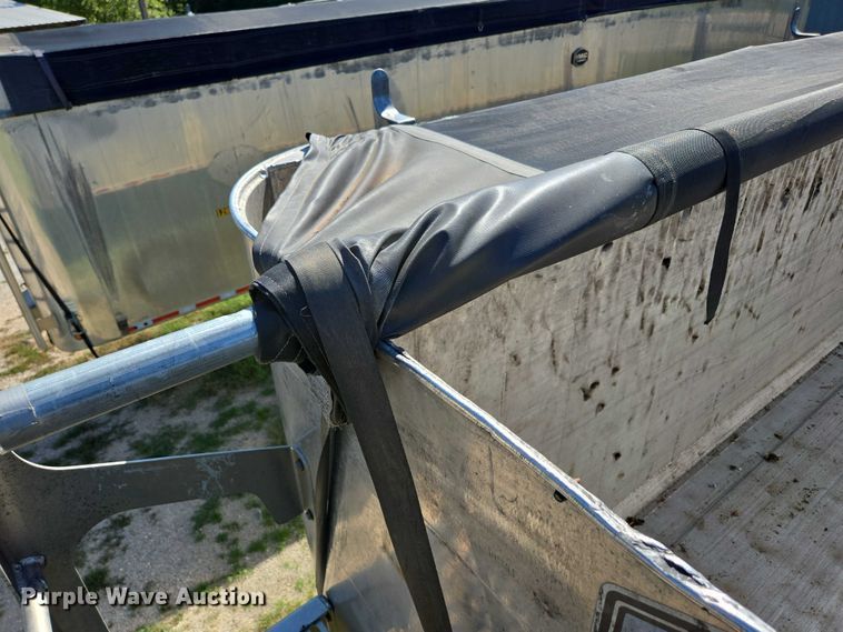 image for item DY0421 2016 Mac refuse trailer