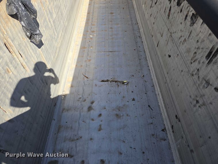 image for item DY0421 2016 Mac refuse trailer