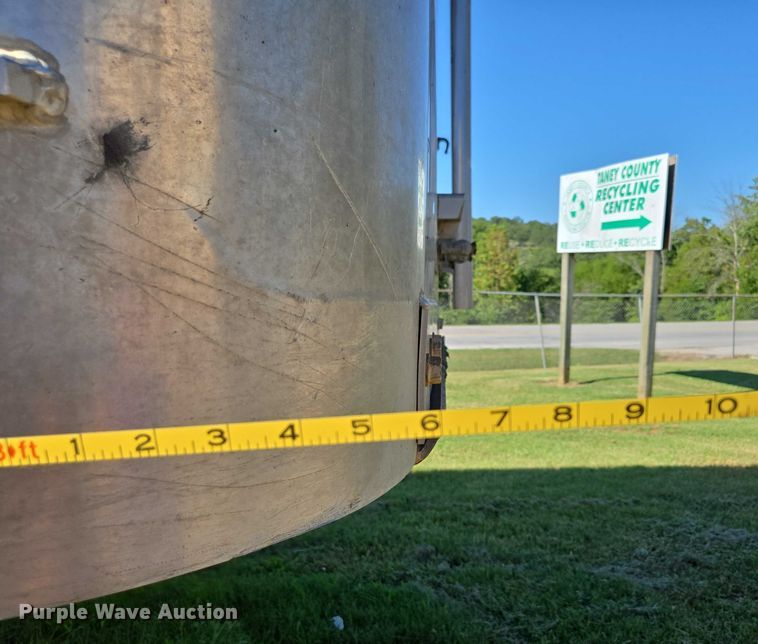 image for item DY0421 2016 Mac refuse trailer