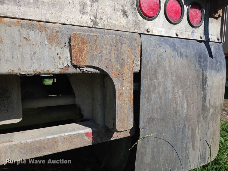 image for item DY0421 2016 Mac refuse trailer