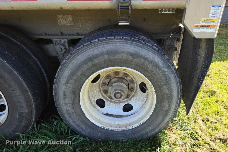 image for item DY0421 2016 Mac refuse trailer