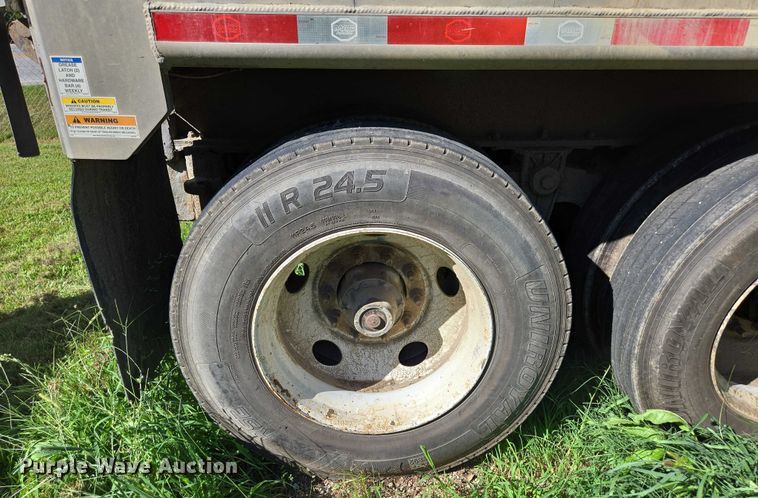 image for item DY0421 2016 Mac refuse trailer