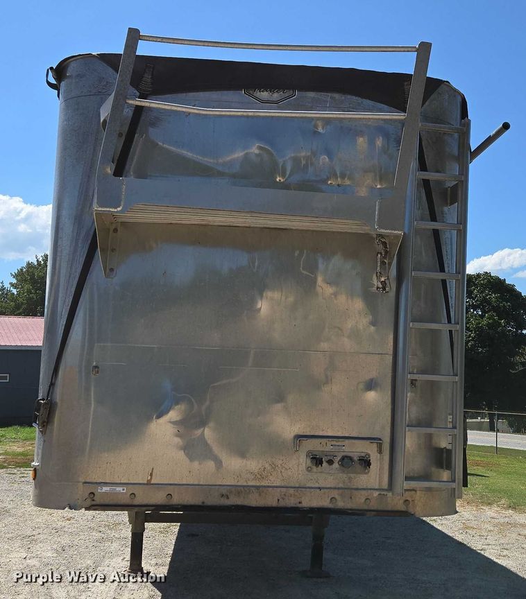 image for item DY0422 2016 Mac refuse trailer