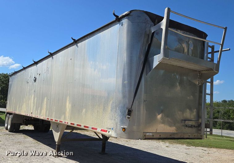 image for item DY0422 2016 Mac refuse trailer