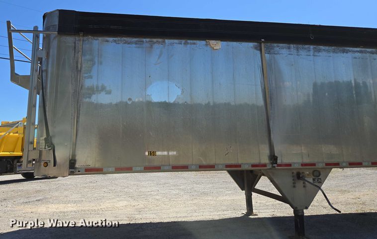 image for item DY0422 2016 Mac refuse trailer