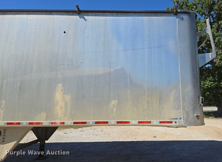 image for item DY0422 2016 Mac refuse trailer