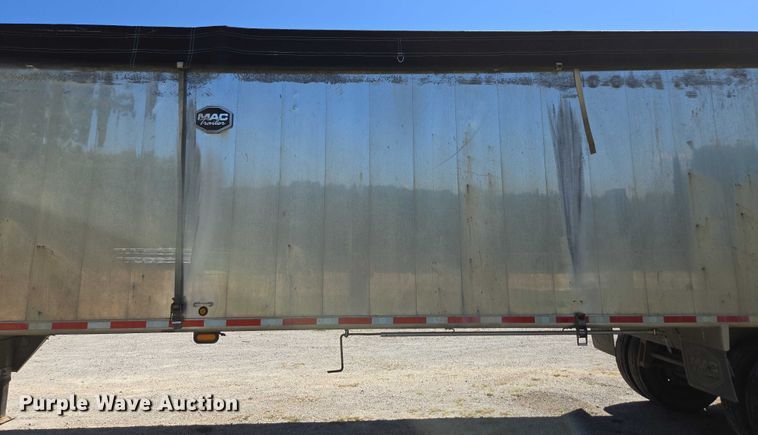 image for item DY0422 2016 Mac refuse trailer