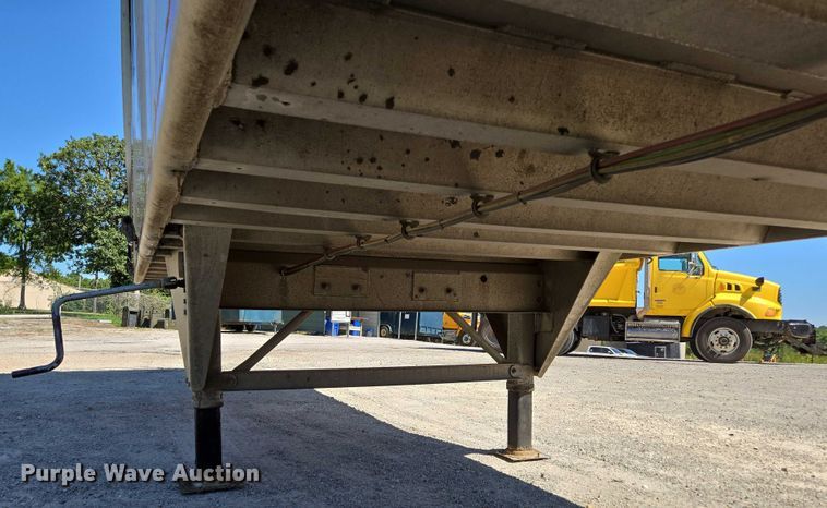 image for item DY0422 2016 Mac refuse trailer