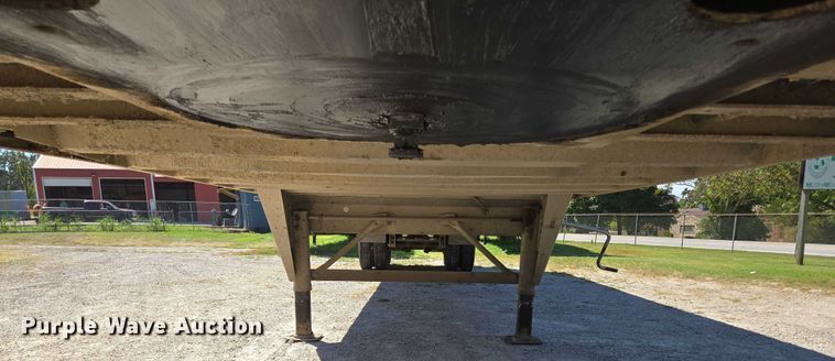 image for item DY0422 2016 Mac refuse trailer