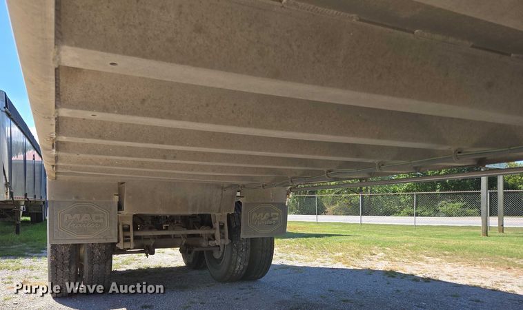 image for item DY0422 2016 Mac refuse trailer