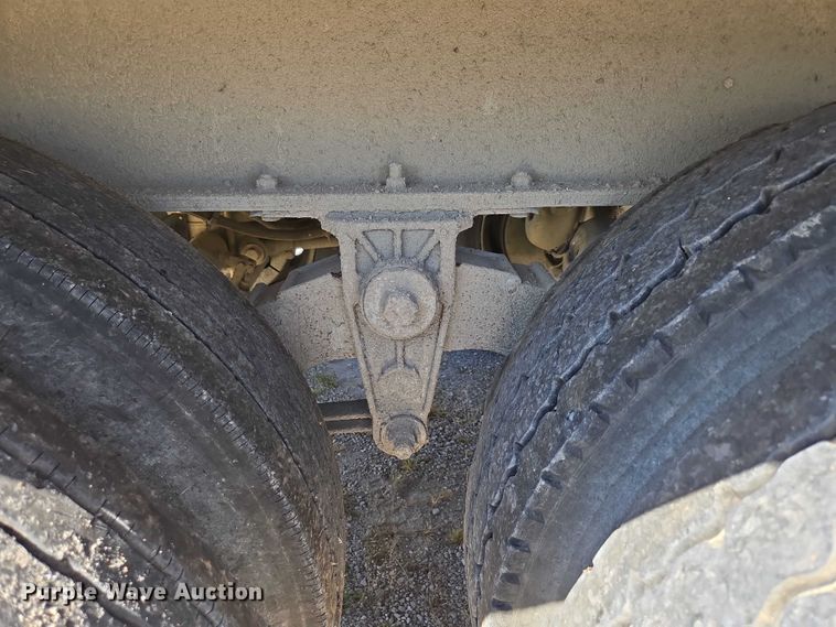 image for item DY0422 2016 Mac refuse trailer