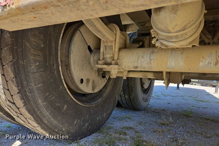 image for item DY0422 2016 Mac refuse trailer